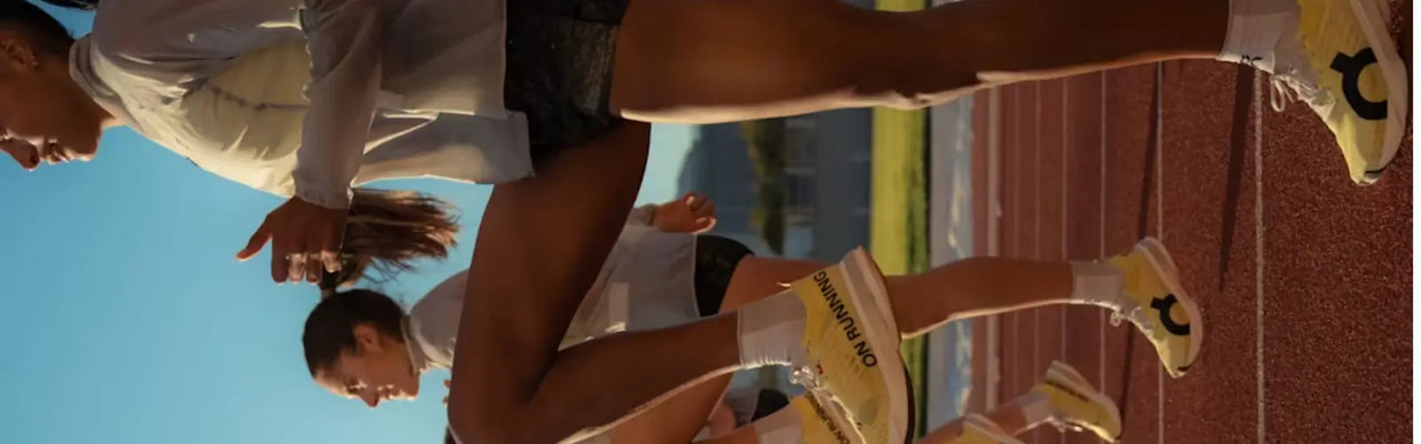 Foto raffigurante due atlete durante un allenamento con indosso sneakers On