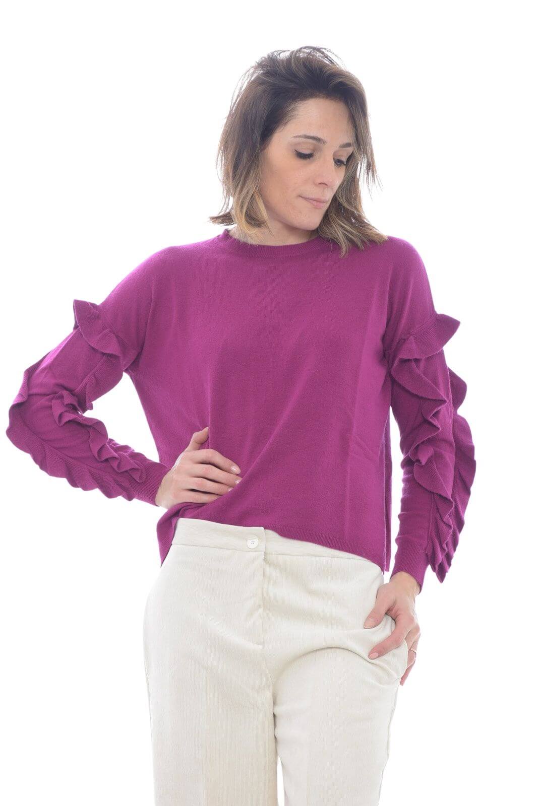 Vicolo women's sweater with ruffles on the sleeves