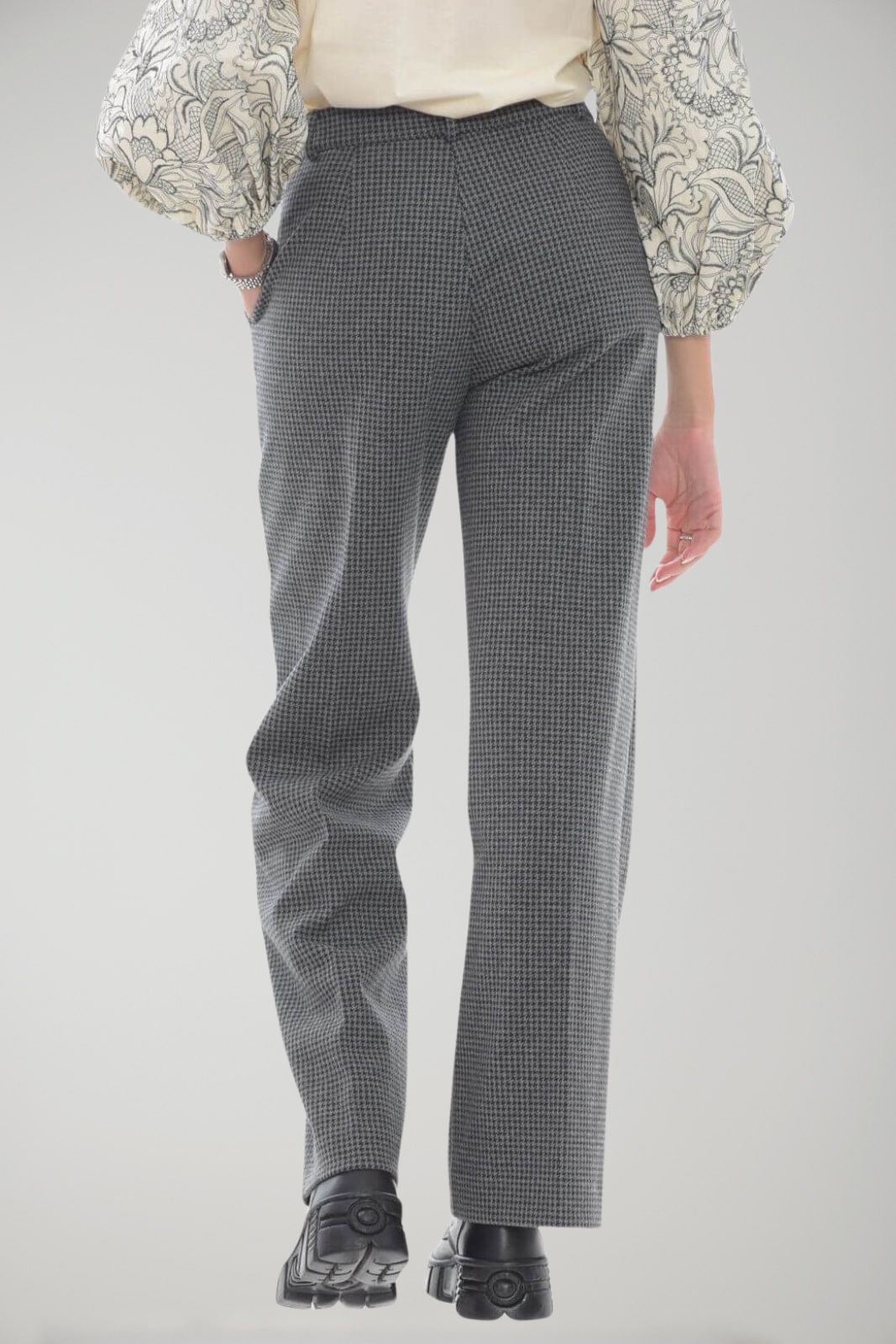 Weekend MaxMara Women's Trousers QUIZ