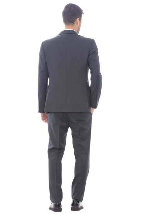 Single-breasted men's suit cutter