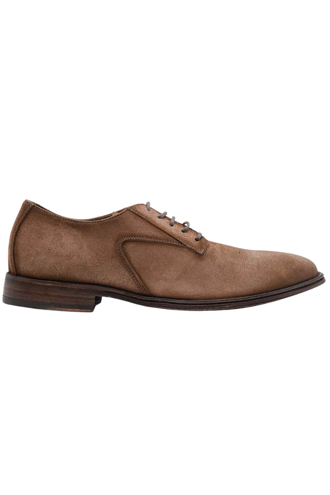 Cien zapatos de gamuza para hombre