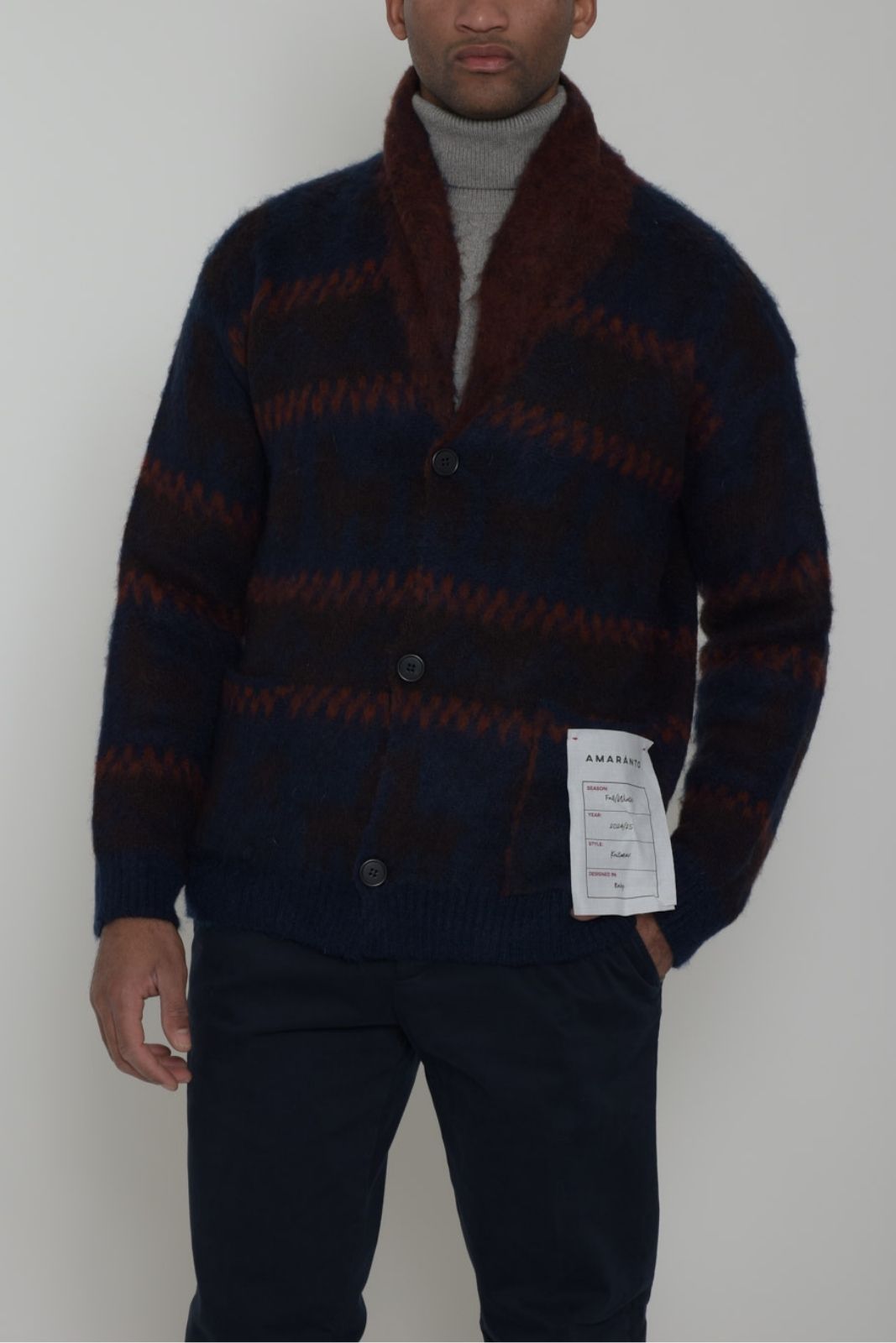 Amaranto cardigan uomo modello giacca
