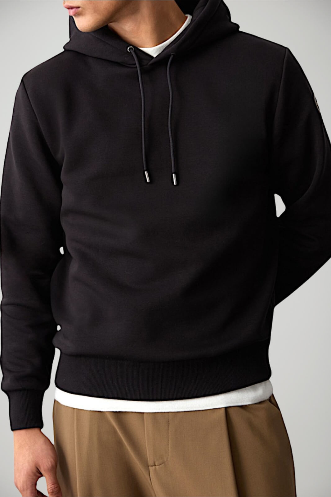 Felpa da uomo Colmar con cappuccio e logo al braccio fronte 1