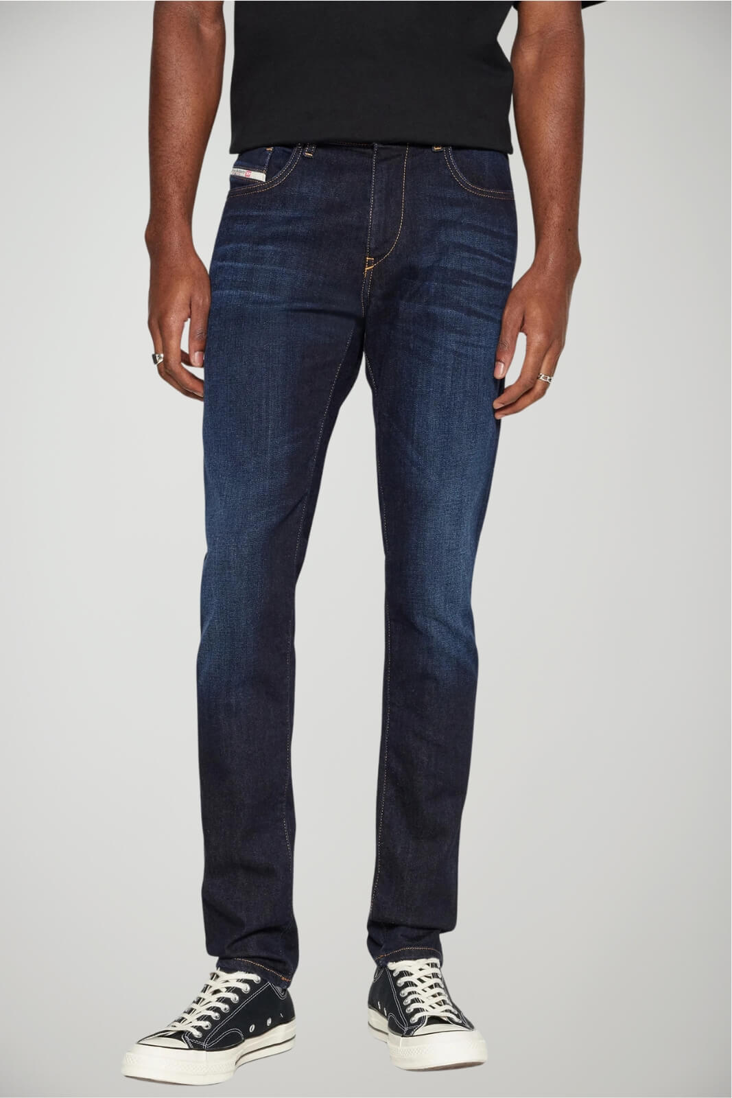 Jeans da uomo Diesel cinque tasche slim fit fronte 1