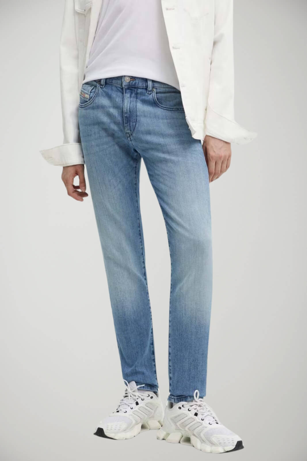 Jeans da uomo Diesel vestibilità slim lavaggio chiaro fronte 1