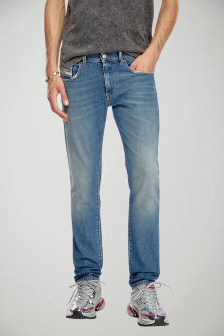 Jeans da uomo Diesel slim fit con effetto used