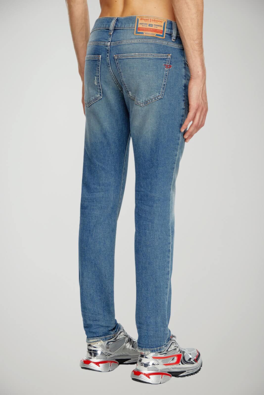 Jeans da uomo Diesel slim fit con effetto used