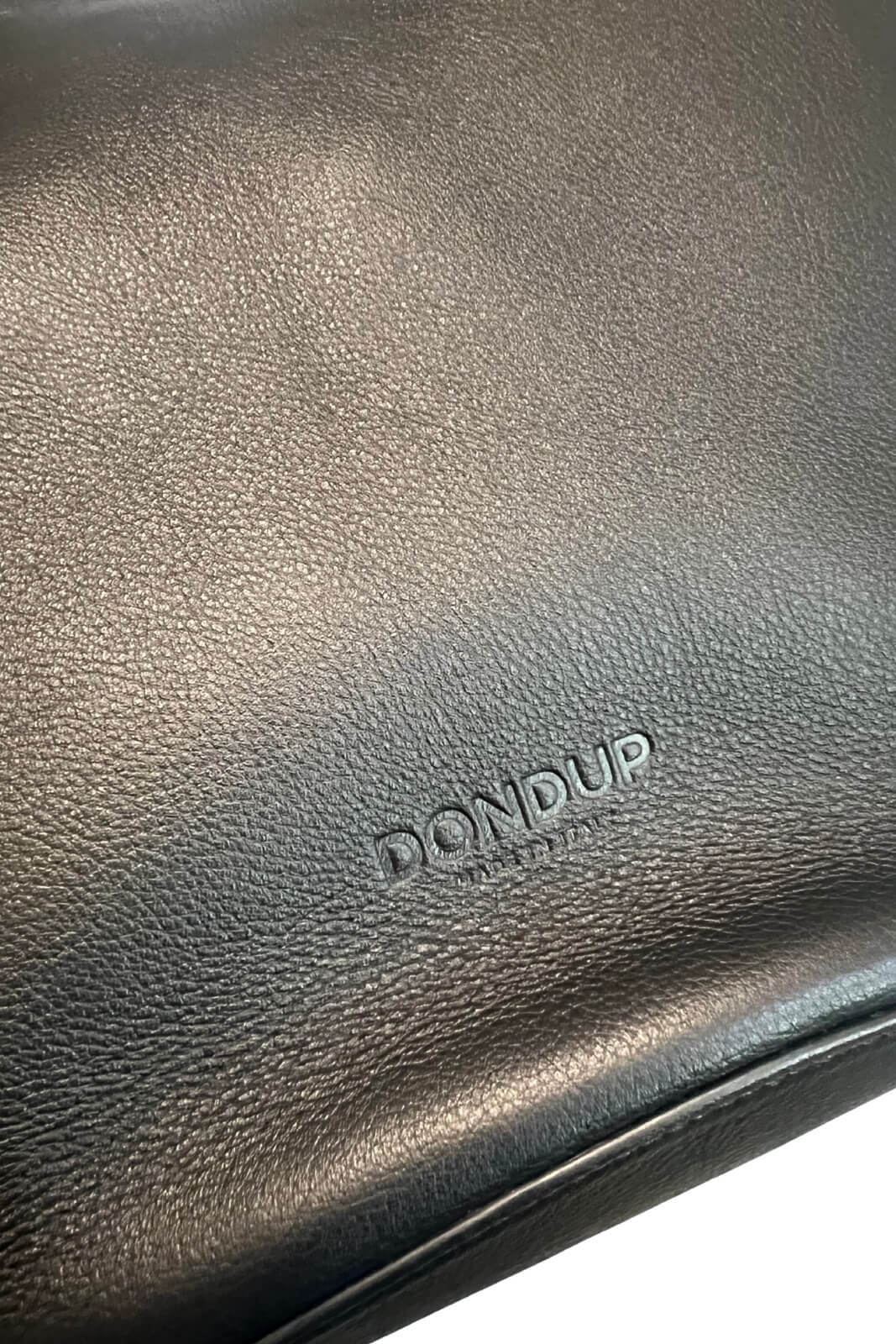 Borsa da donna modello Hobo in pelle martellata