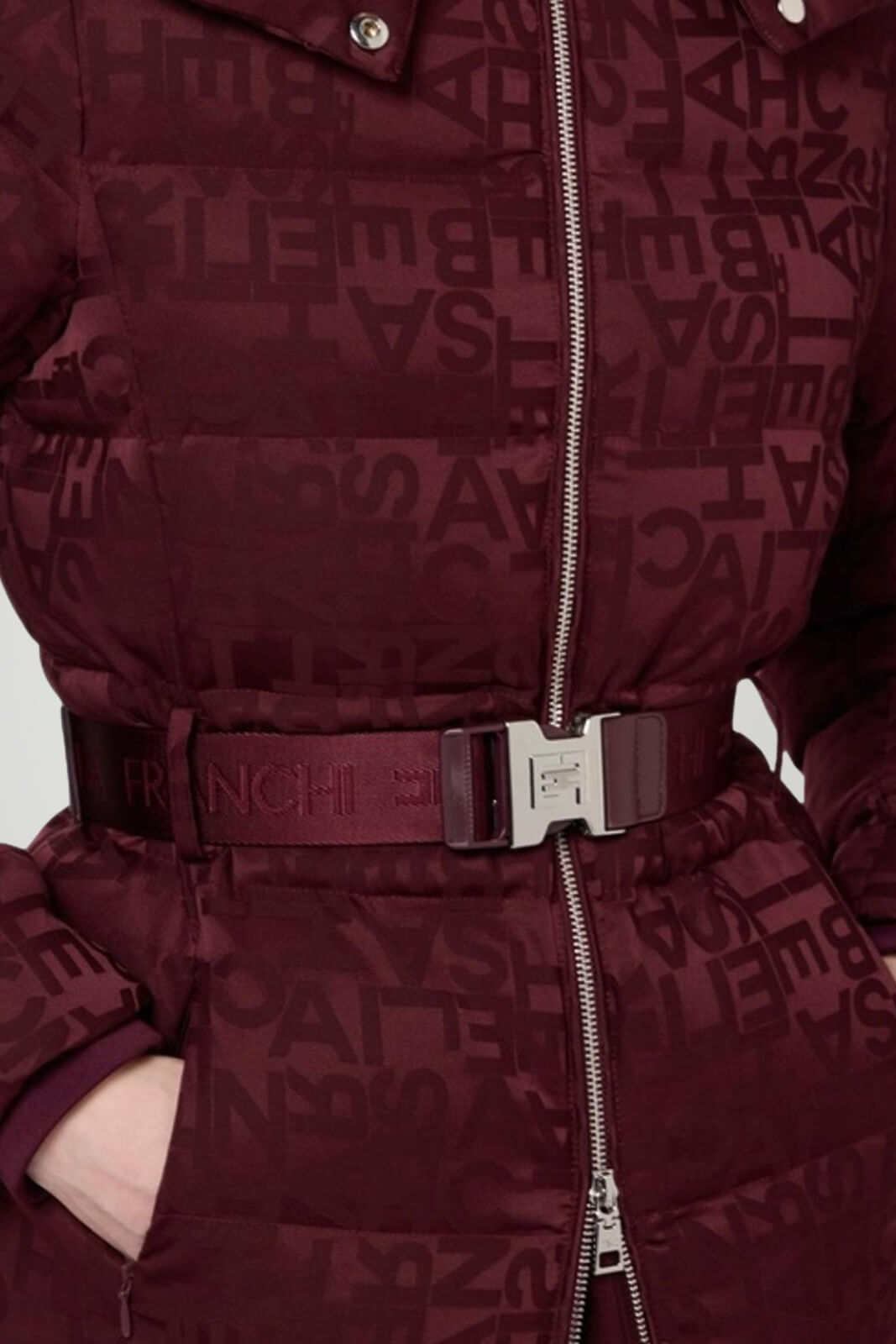 Piumino da donna Elisabetta Franchi con cintura dettaglio