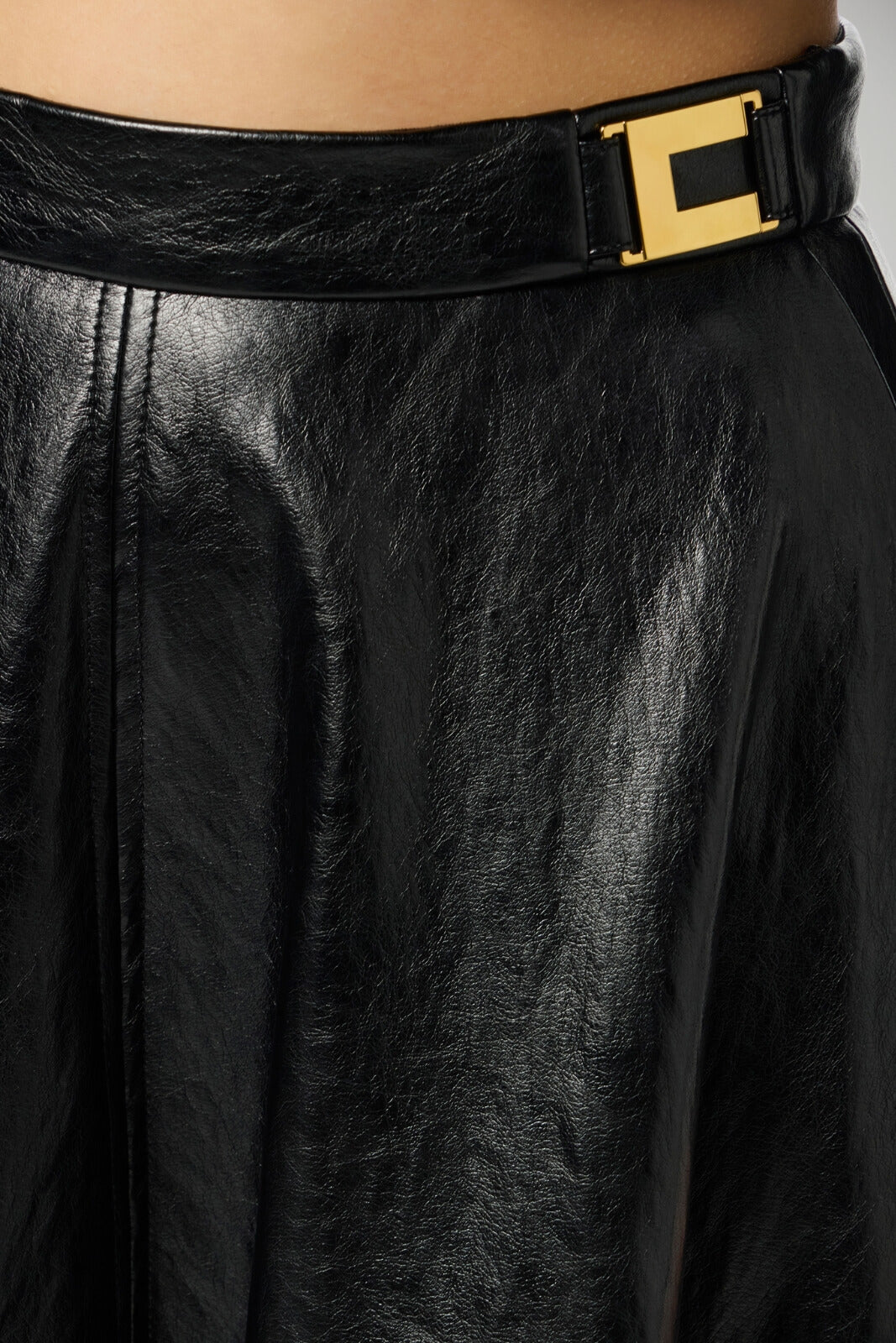 Gonna Elisabetta Franchi a ruota in ecopelle con fondo svasato dettaglio logo