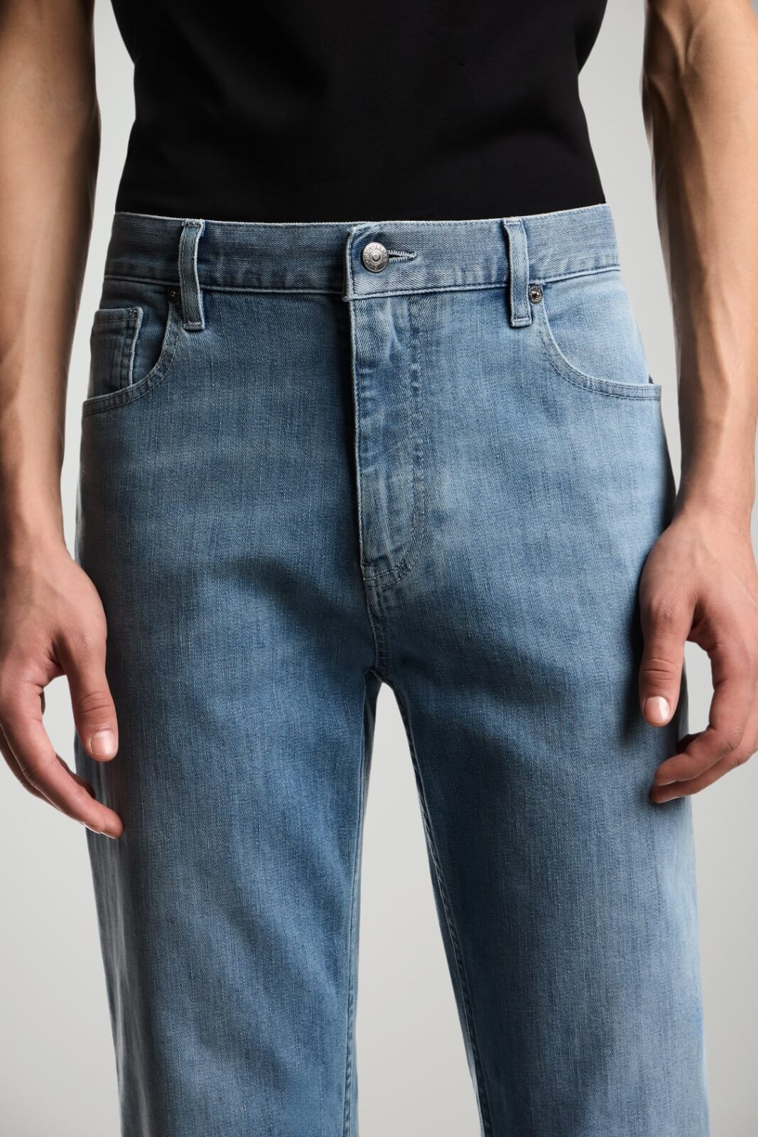 Jeans uomo Emporio Armani cinque tasche color light denim