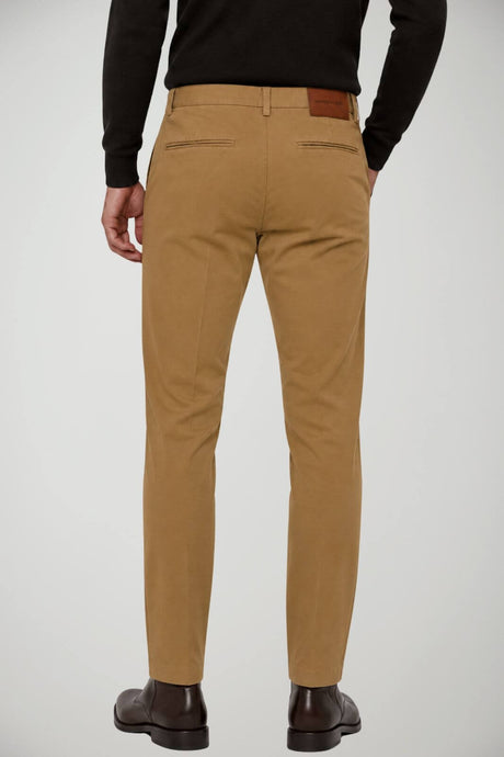 Emporio Armani Pantaloni Uomo chino in cotone / Sabbia
