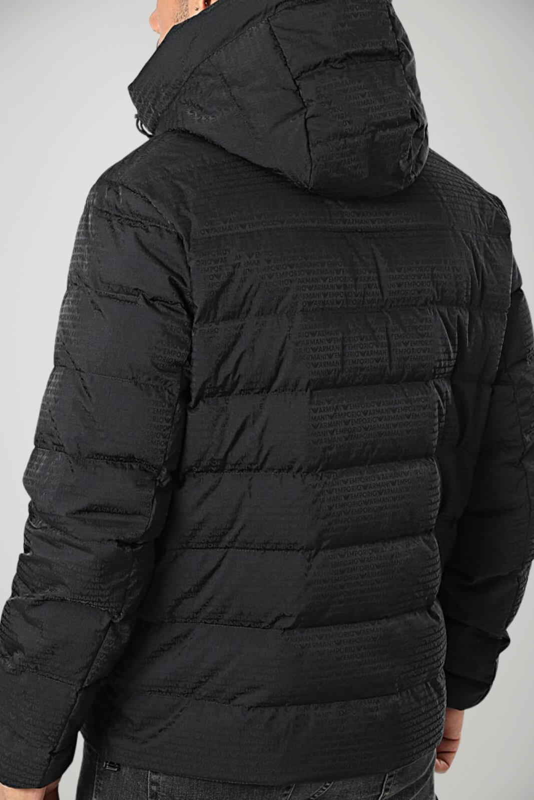 Piumino da uomo Emporio Armani con cappuccio e lettering logo all over