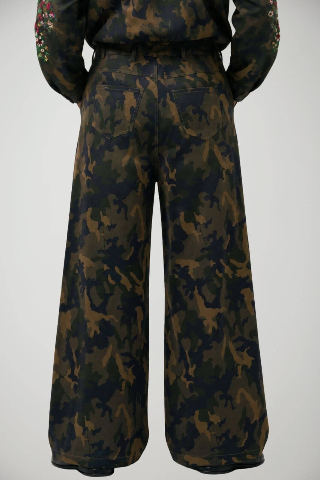 Front Street Pantaloni Donna con Applicazioni Floreali Handcraft