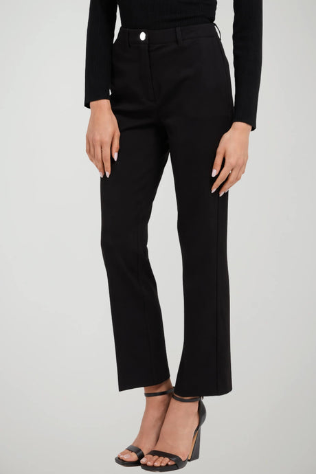 Guess Pantaloni Donna in punto milano