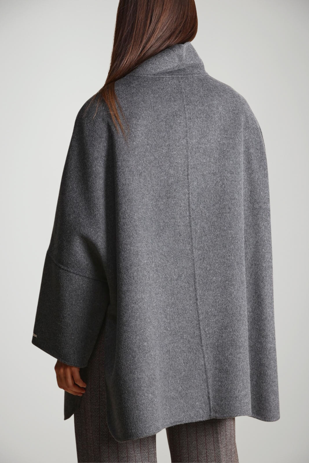 Cappotto da donna I Blues modello cappa over fit retro