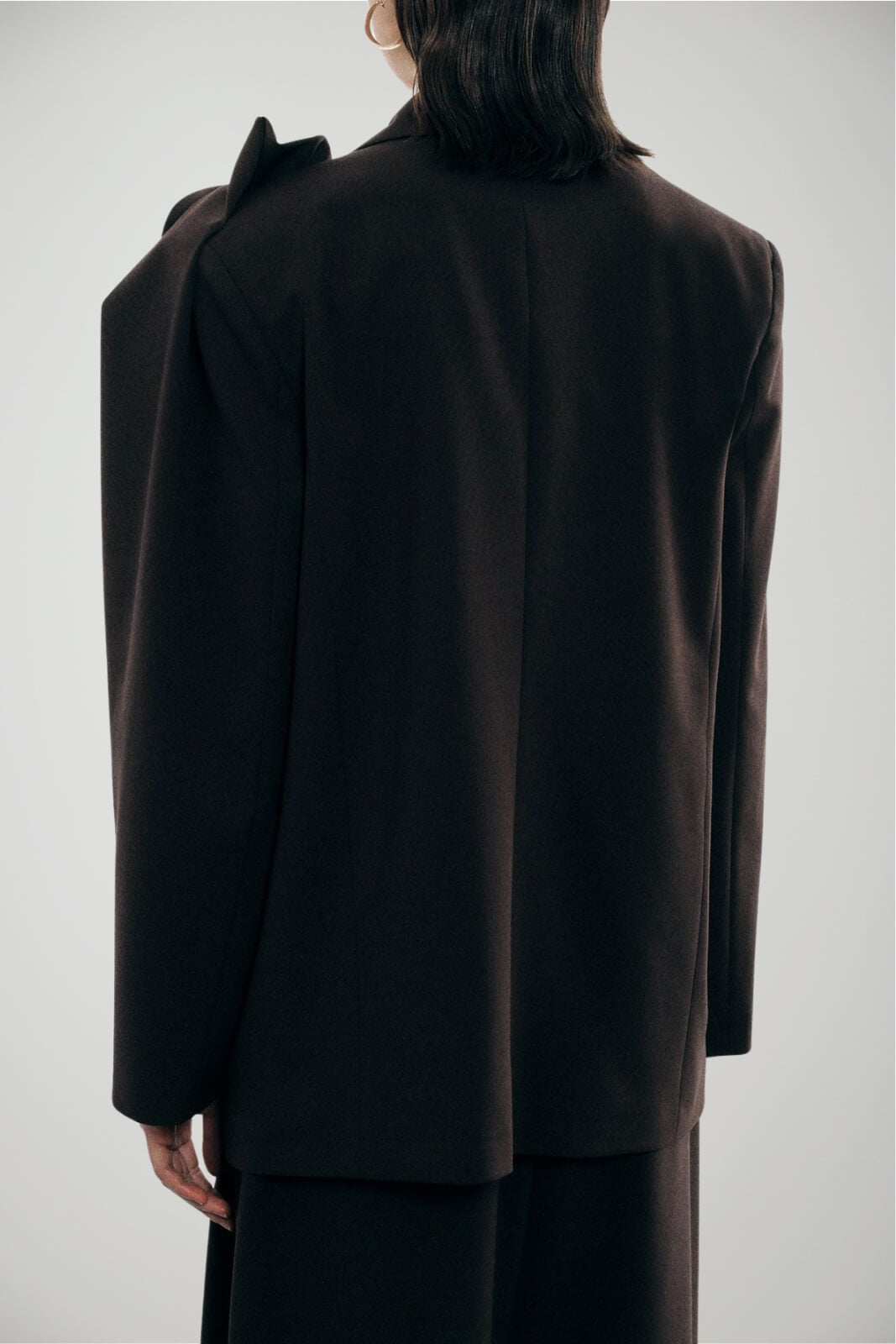 Giacca da donna monopetto Imperial con collo rever e fiore alla spalla