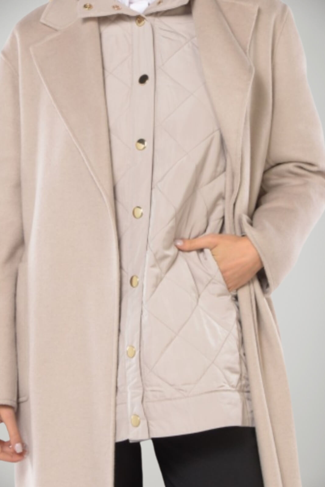 Cappotto lungo da donna Kaos con cappuccio dettaglio