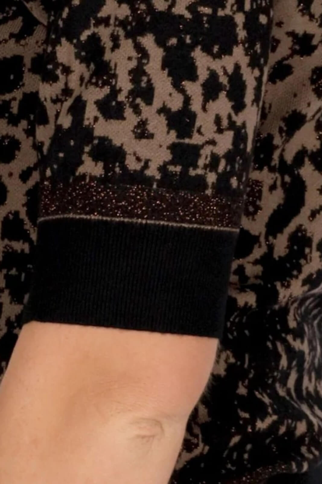 Maglia da donna Liu Jo collo alto con lurex in fantasia maculata