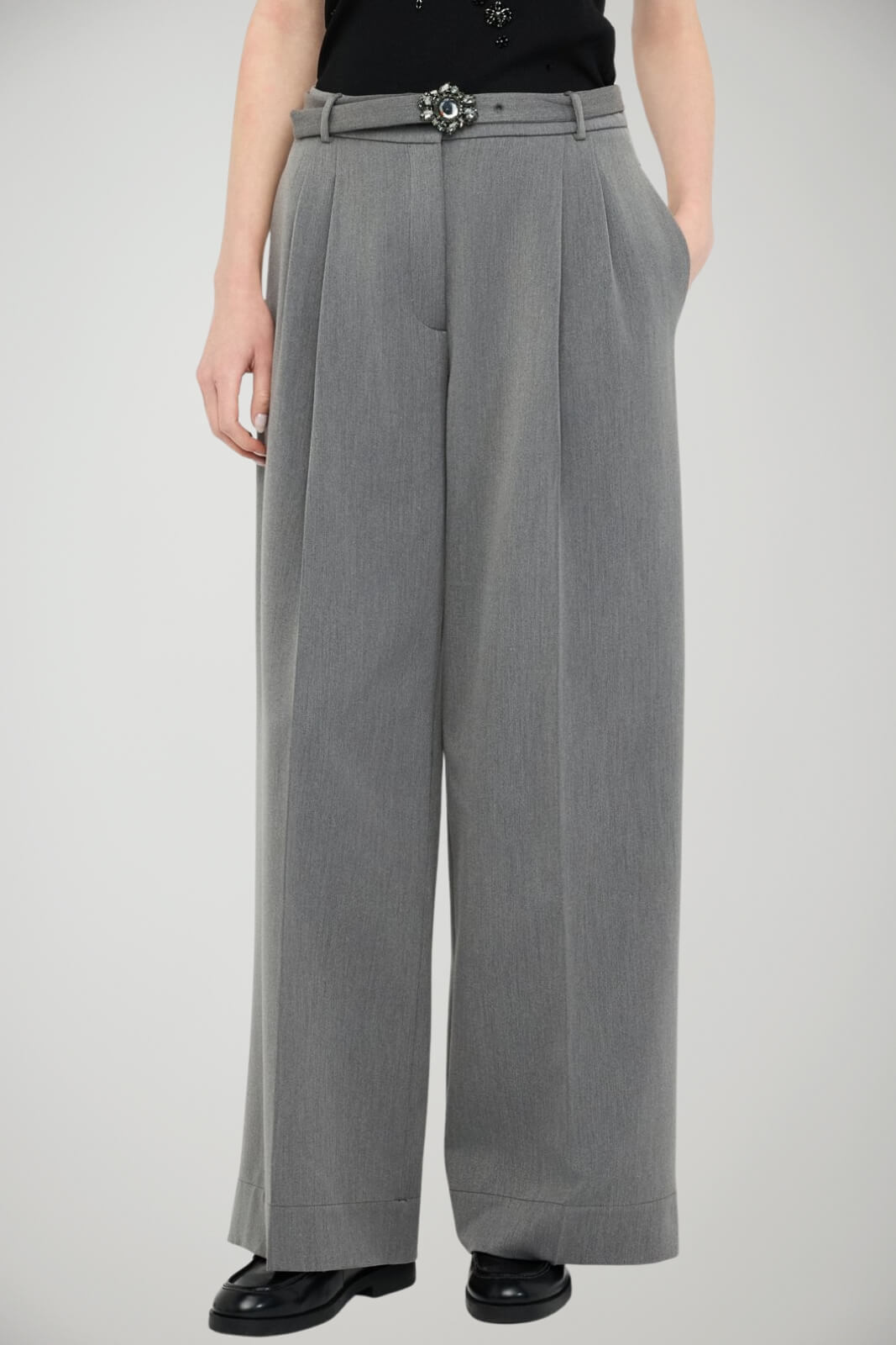 Pantaloni da donna Liu Jo a palazzo con pences e cintura fronte 1