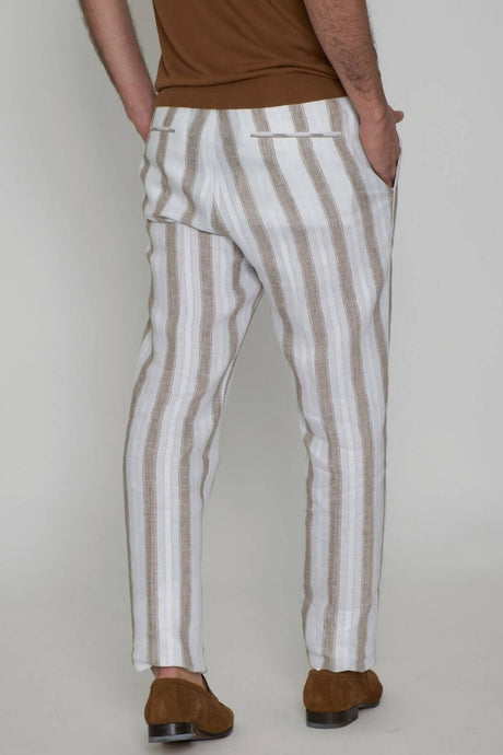 Tagliatore pantaloni uomo rigati