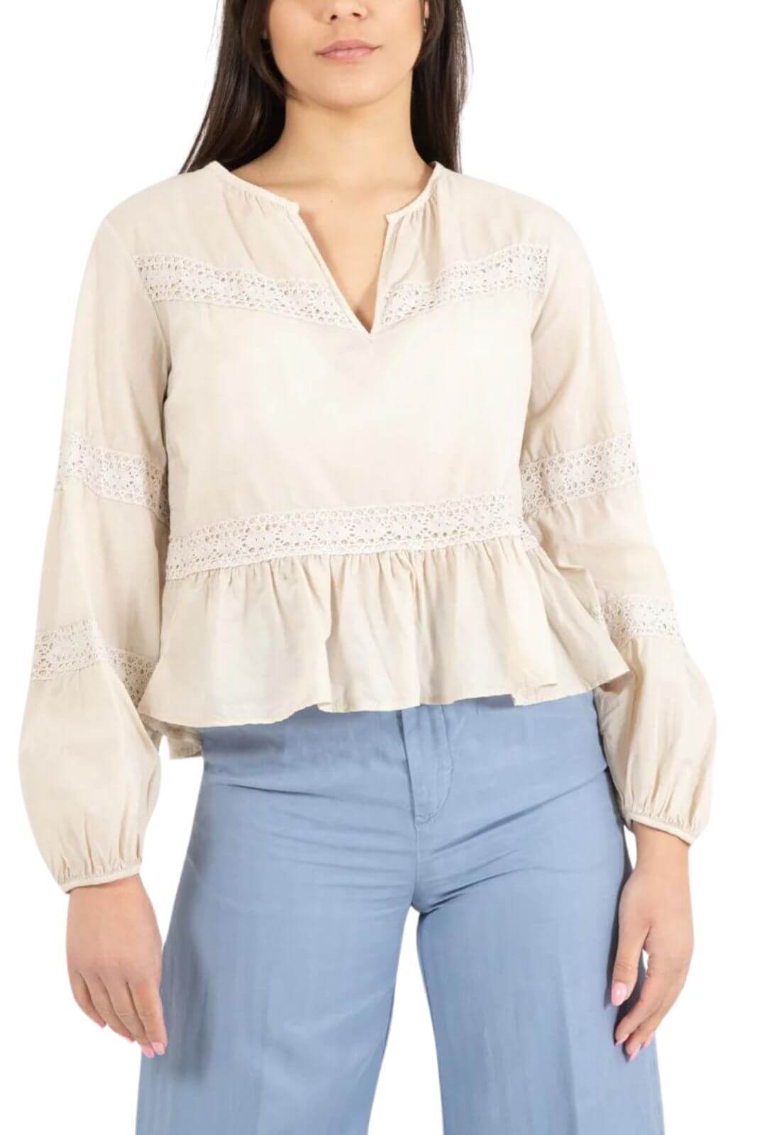 Blusa de mujer Kaos Jeans con aplicaciones de encaje