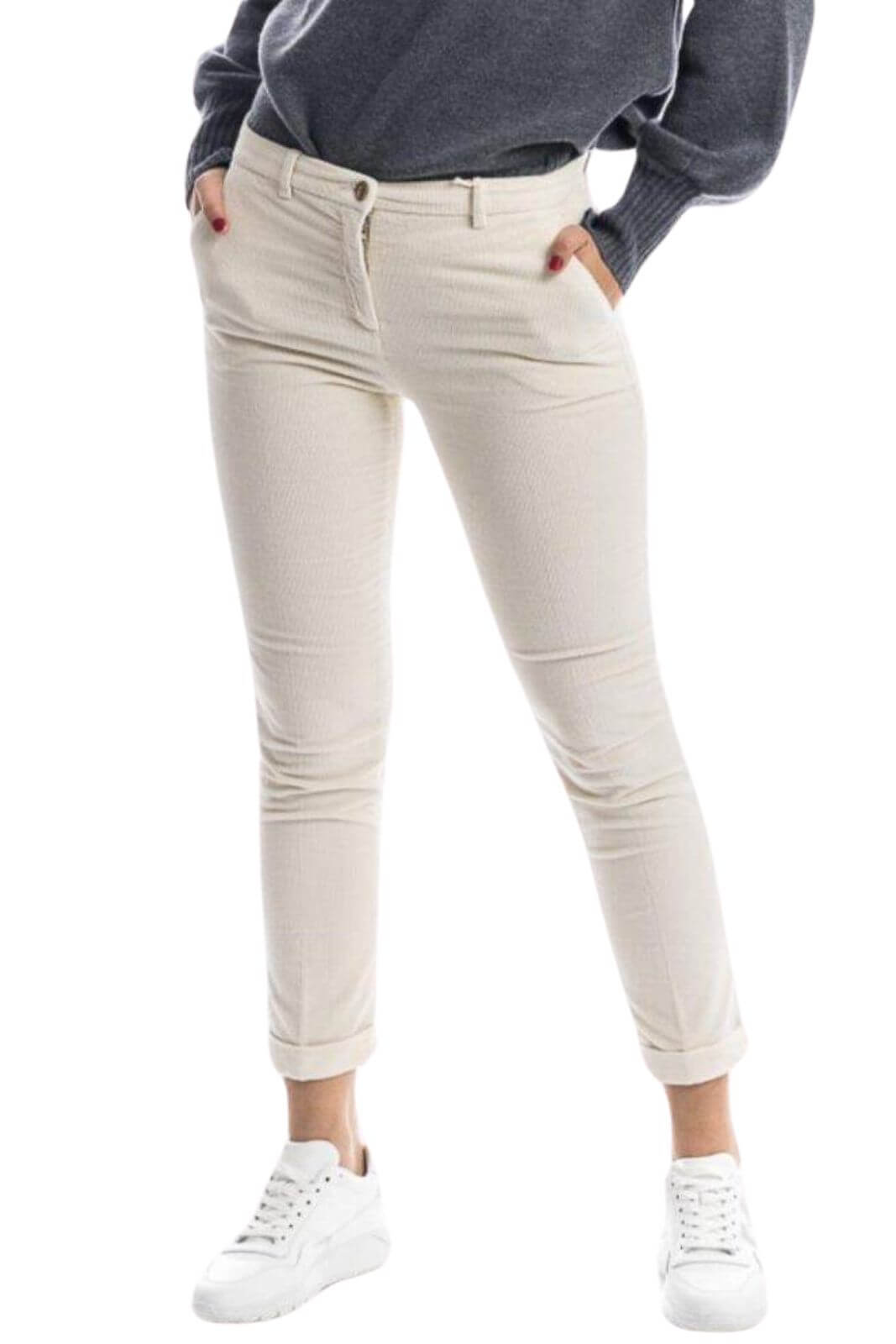 19.70 Pantalón chino de mujer