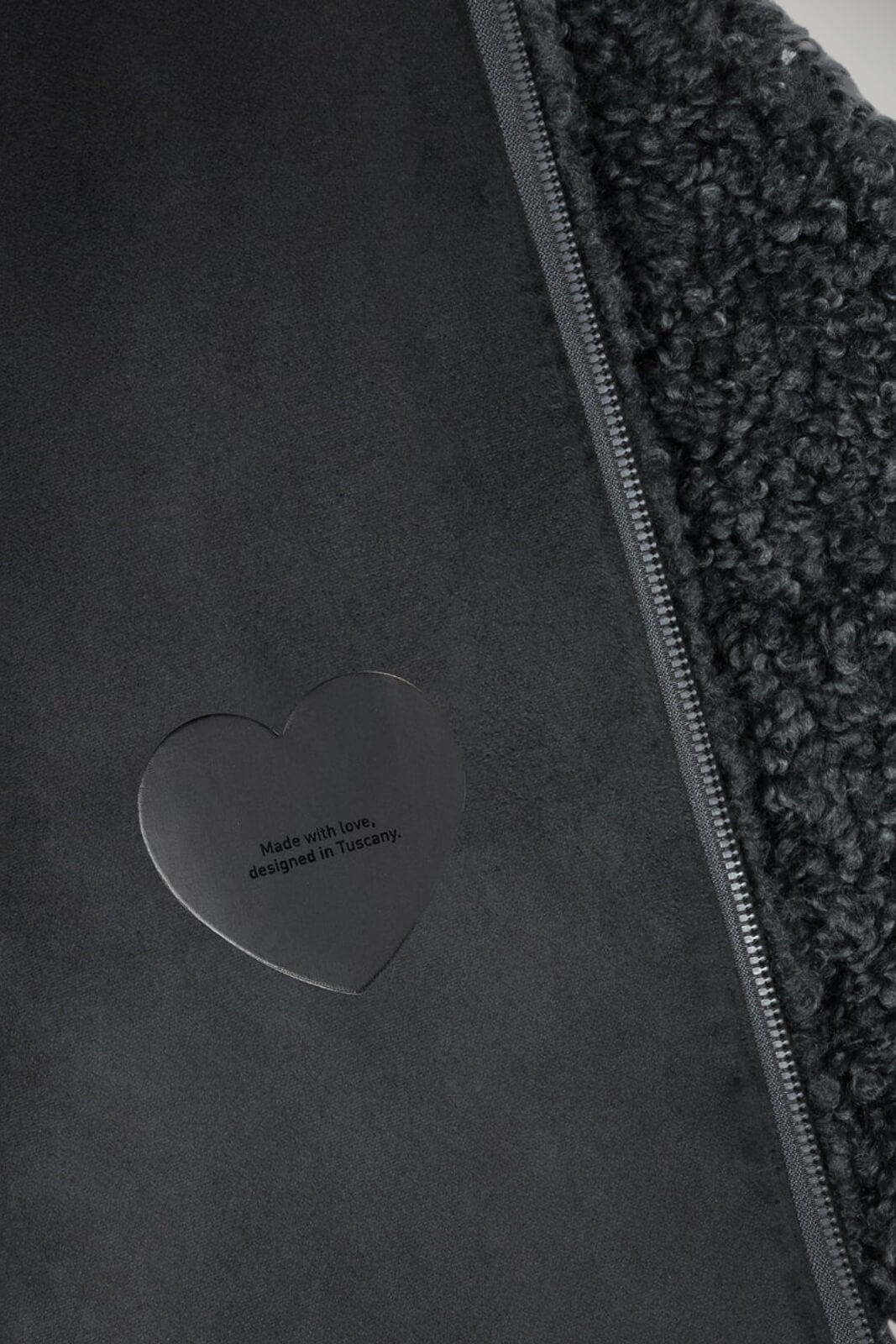 Pelliccia da donna imbottita RRD a collo alto dettaglio