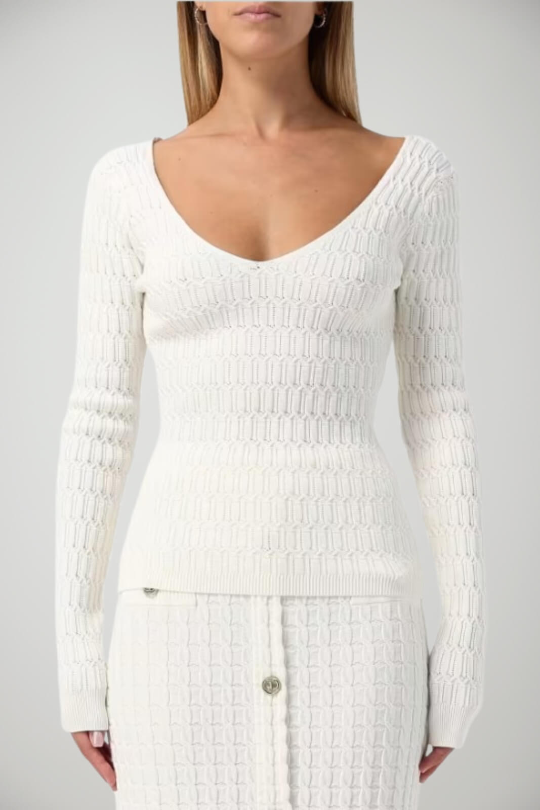 Maglia da donna Twinset con scollo a V e cut out sul retro