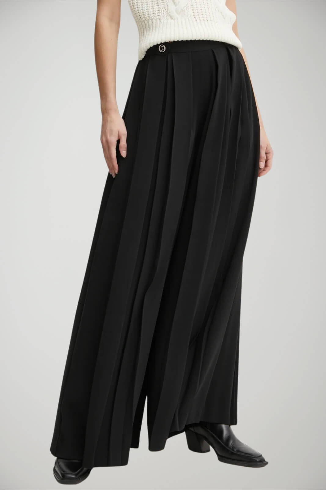 Pantaloni da donna Twinset con plissè e vita alta