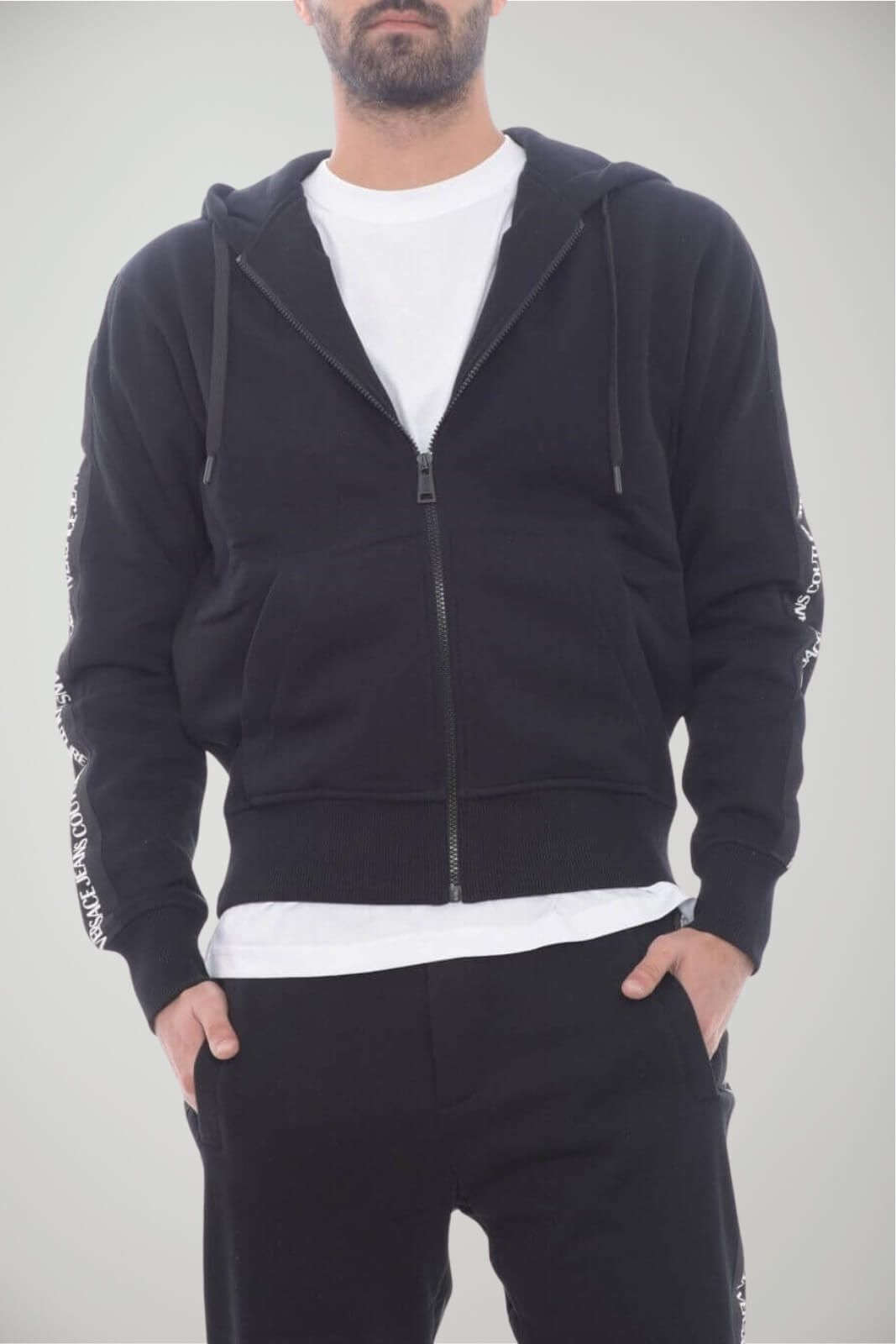 Felpa da uomo Versace Jeans Couture full zip con cappuccio e bande laterali logate fronte 1