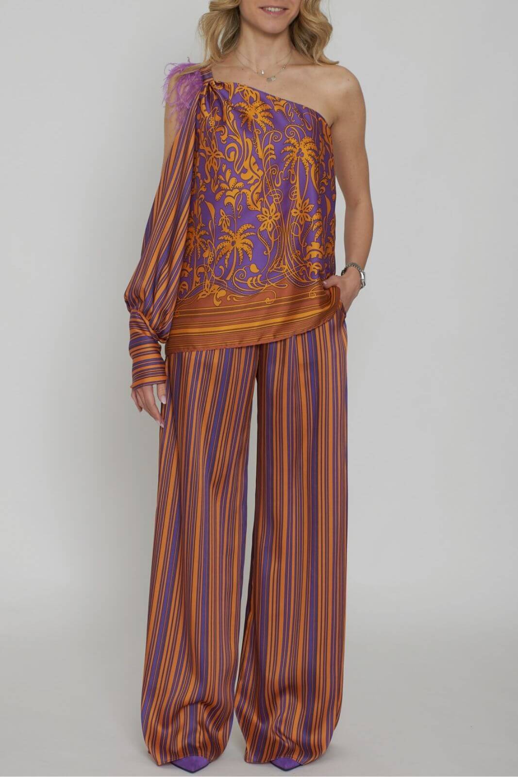 Blusa de un solo hombro con plumas para mujer de Dahlo