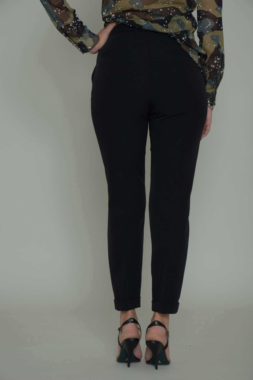 19.70 Pantalone donna stretch retro