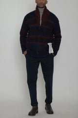 Amaranto cardigan uomo modello giacca