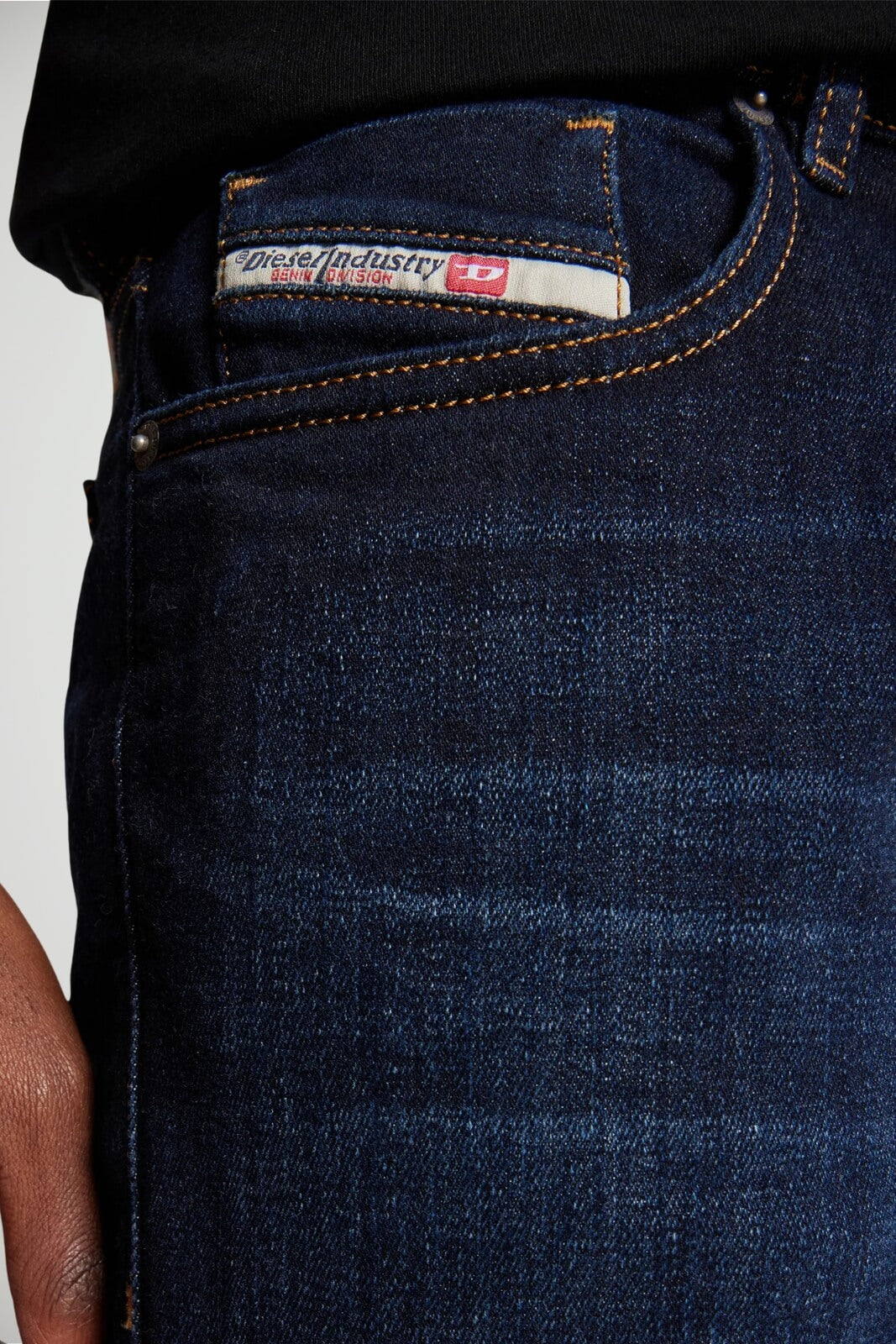 Jeans da uomo Diesel cinque tasche slim fit dettaglio