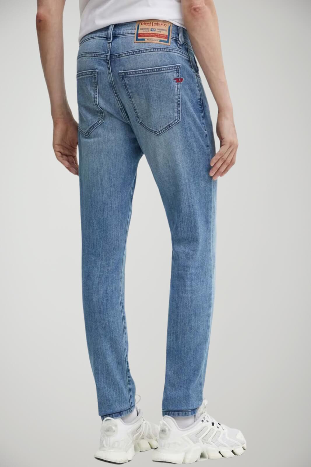 Jeans da uomo Diesel vestibilità slim lavaggio chiaro retro