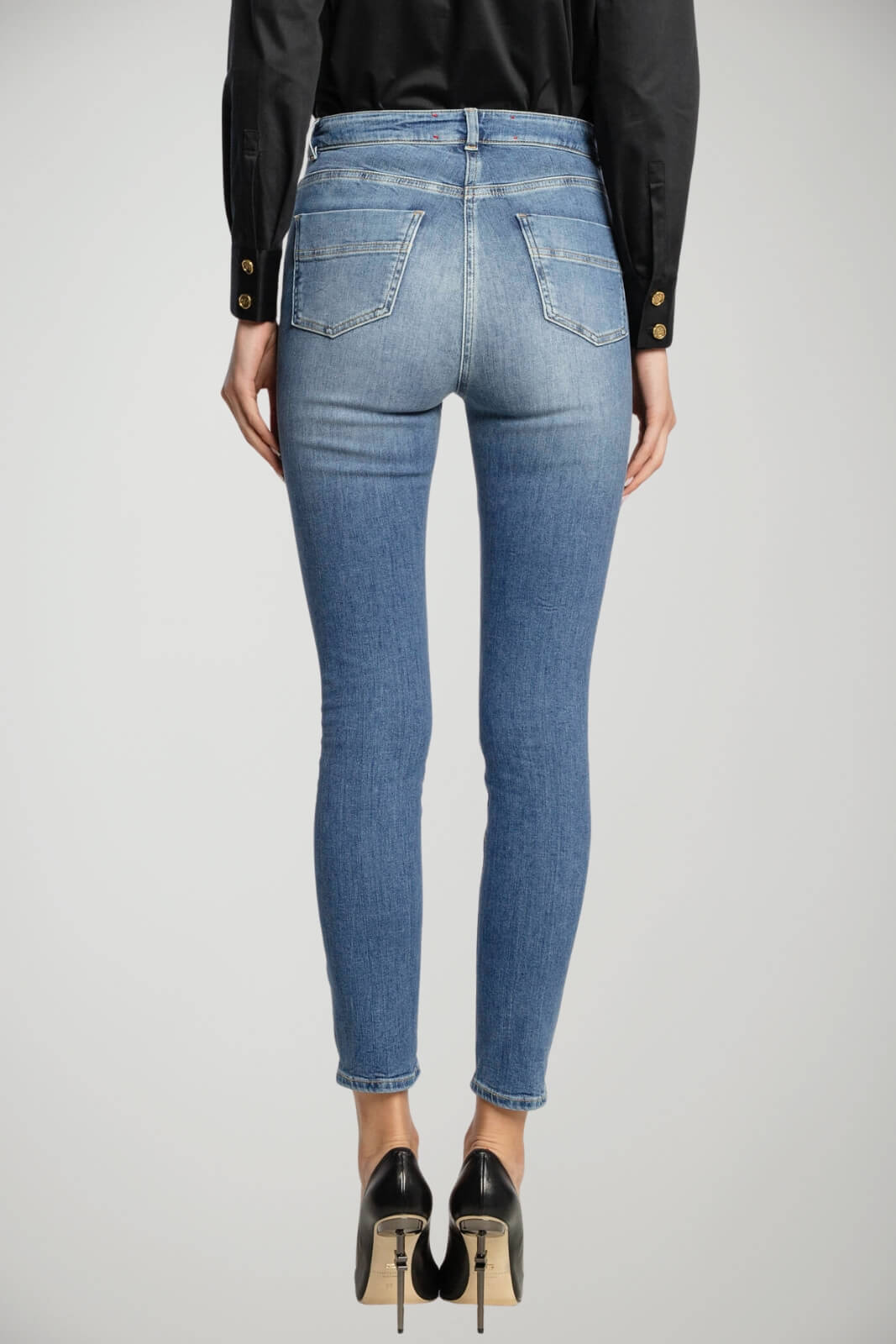 Jeans da donna Elisabetta Franchi con catena e charms retro