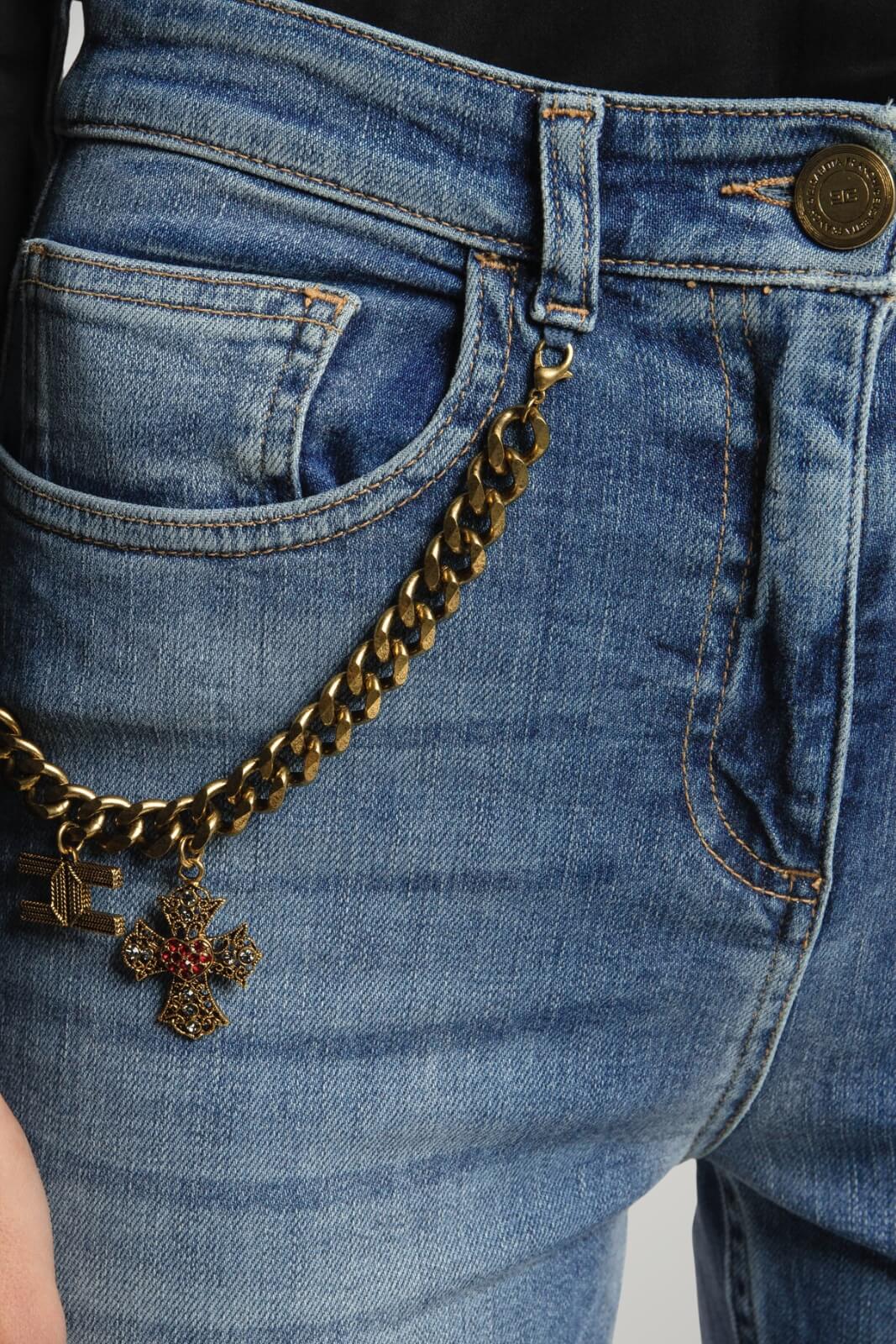 Jeans da donna Elisabetta Franchi con catena e charms dettaglio