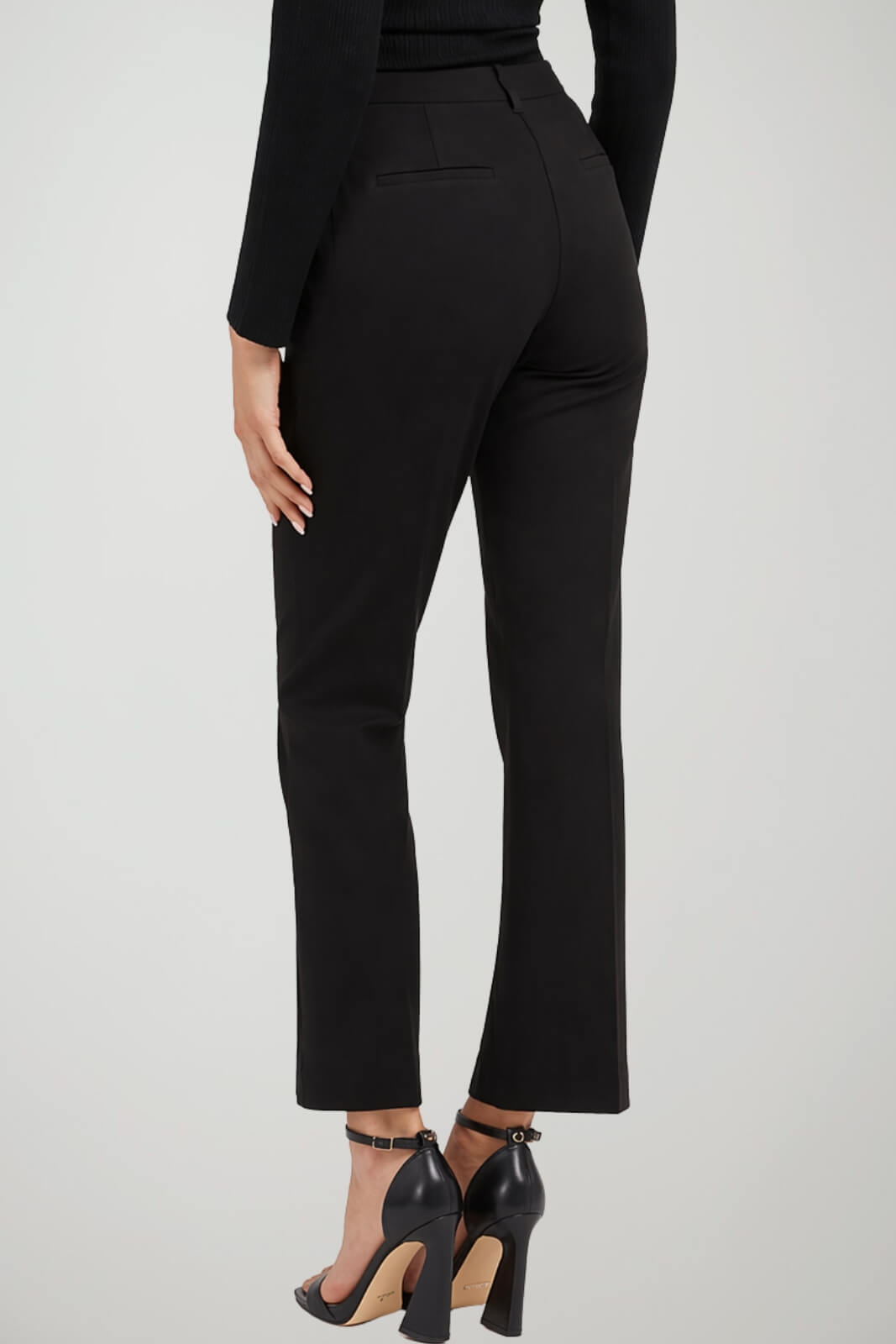 Guess Pantaloni Donna in punto milano