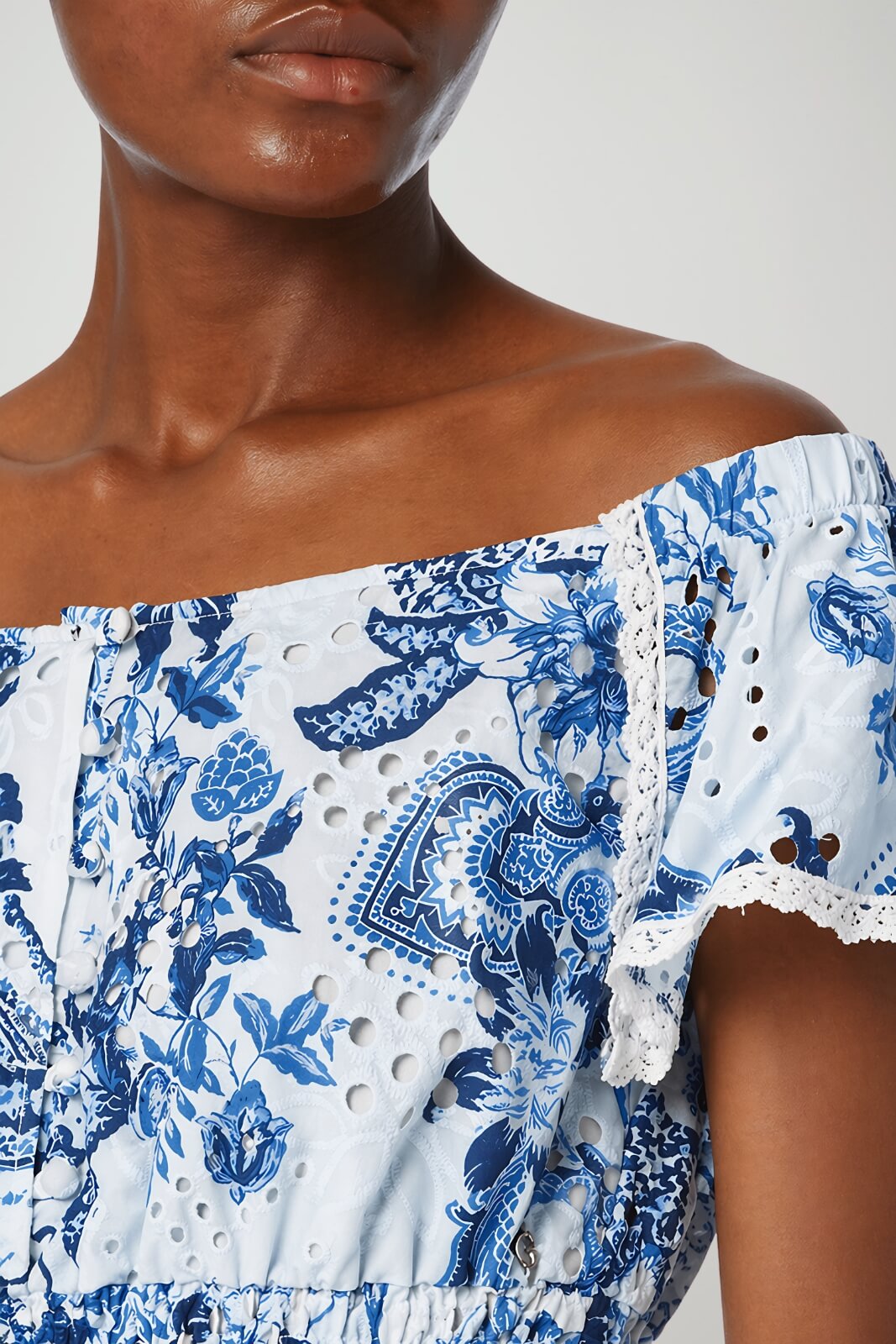 Guess Top Donna traforato stampa all over