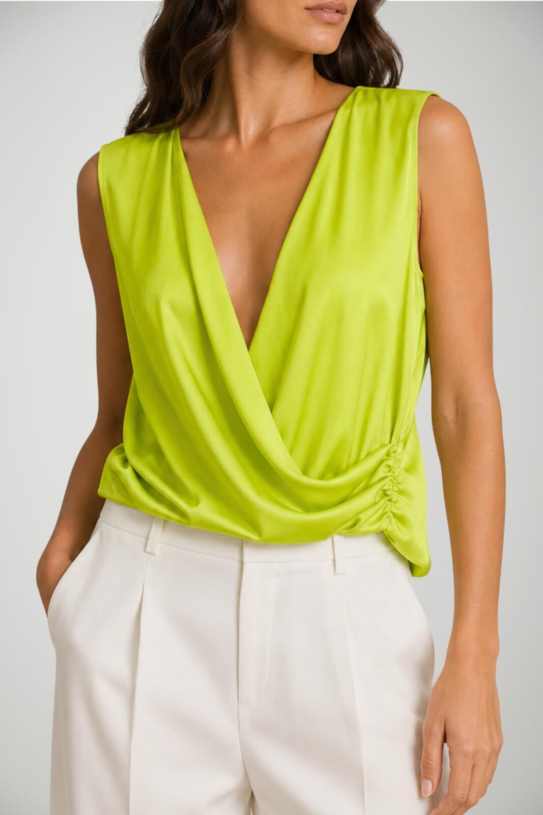Blusa da donna Hanita smanicata con scollo incrociato