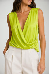 Blusa da donna Hanita smanicata con scollo incrociato