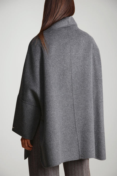 Cappotto da donna I Blues modello cappa over fit retro