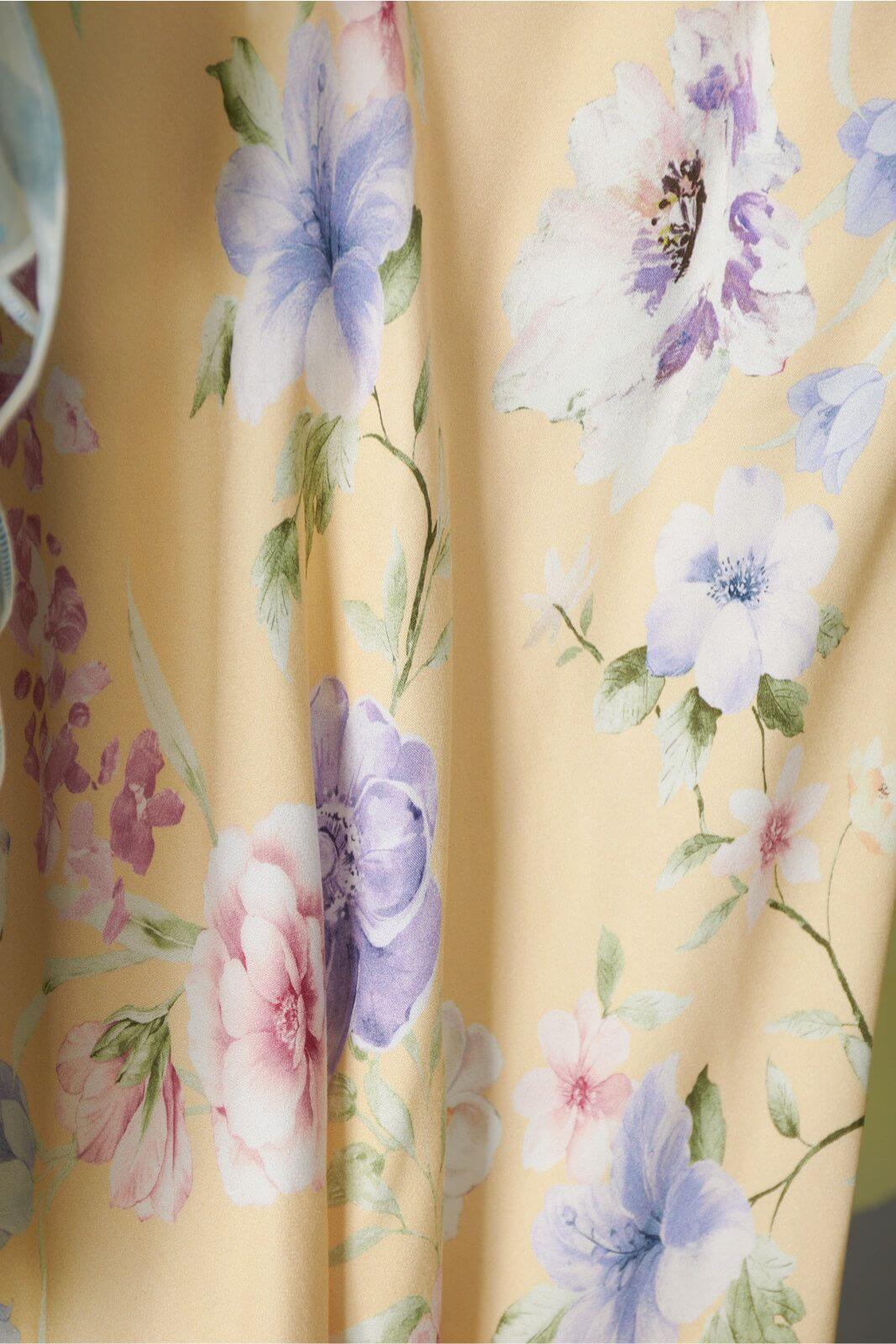 Vestido de mujer con estampado floral imperial