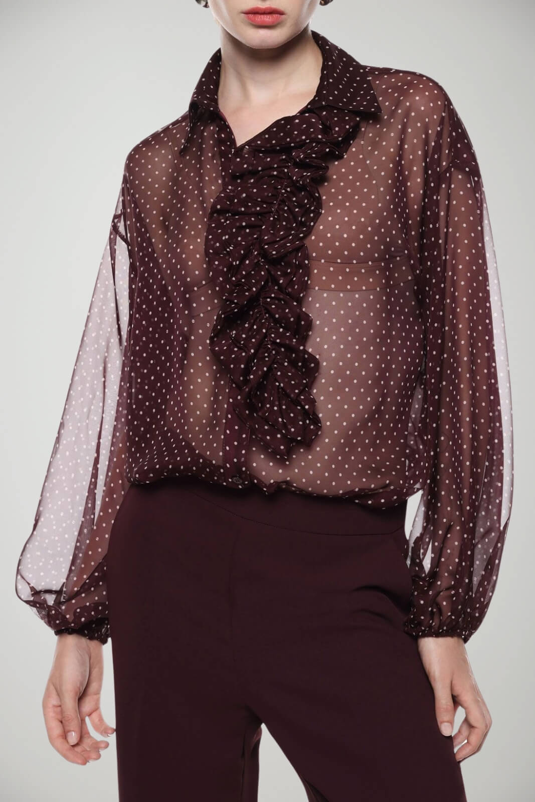 Camicia Imperial da donna a pois trasparente con maniche a sbuffo