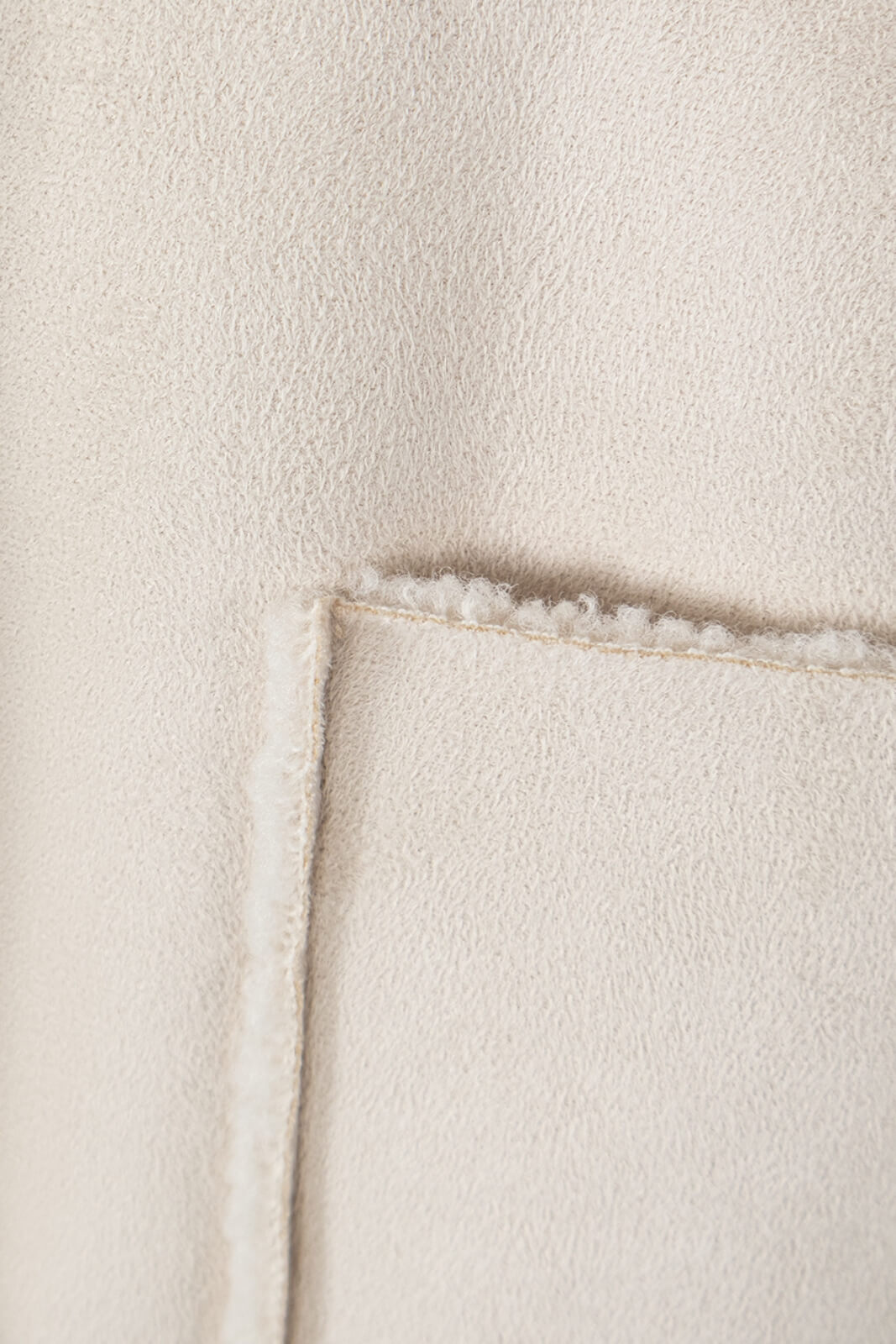 Cappotto Kaos donna montone con pelliccia interna dettaglio