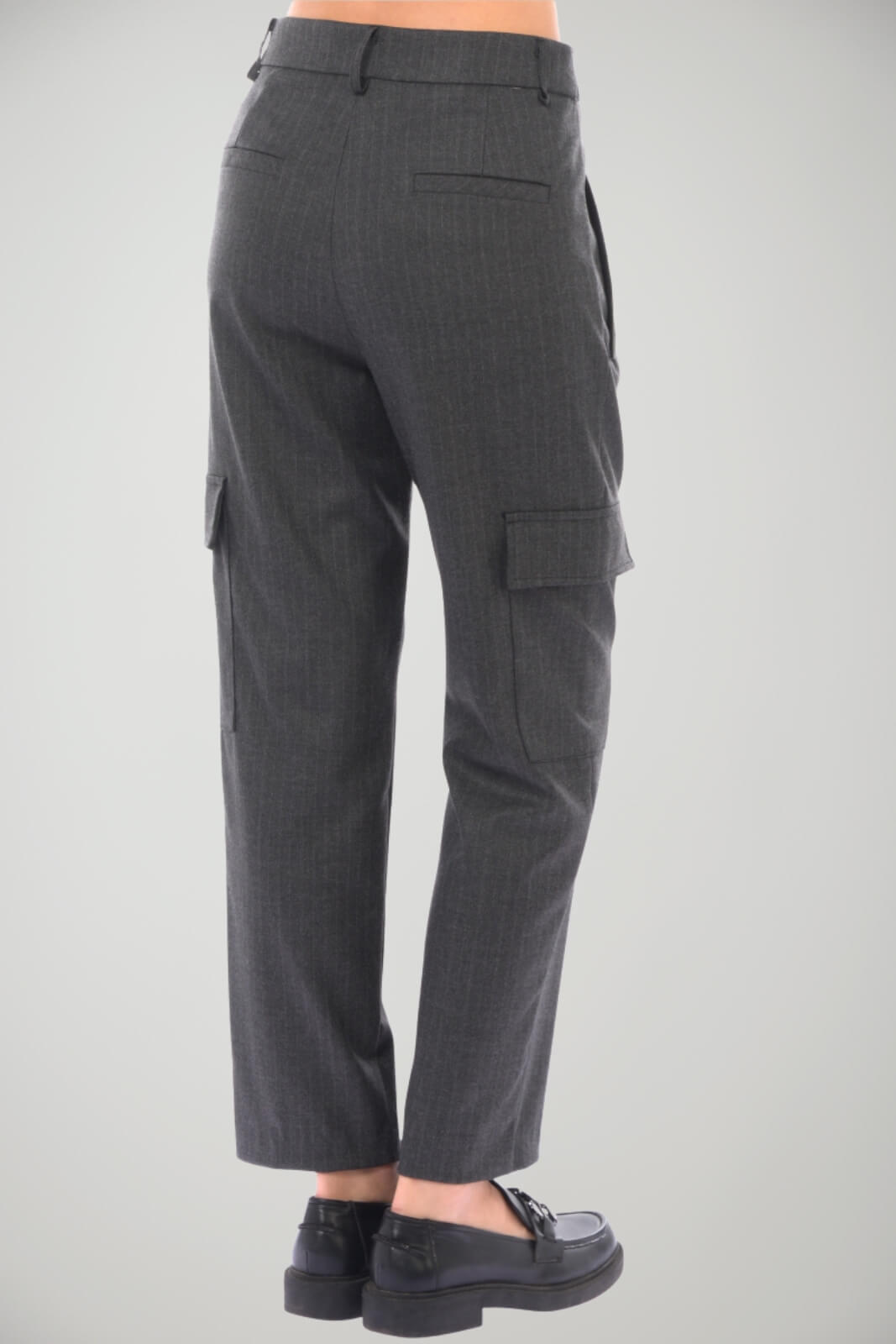 Pantaloni da donna Kaos modello cargo gessati con pences