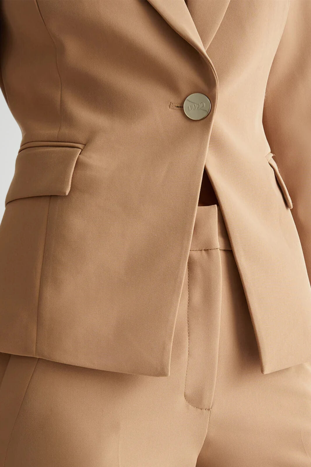 Blazer da donna Liu Jo monopetto sfiancato dettaglio