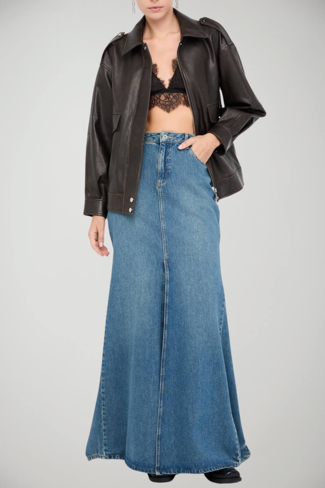 Giaccone da donna Liu Jo in ecopelle con mostrine e tasche outfit