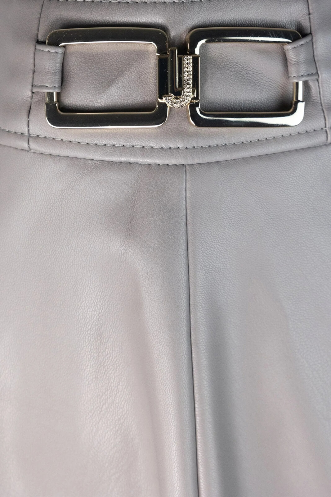 Gonna in ecopelle a campana dettaglio